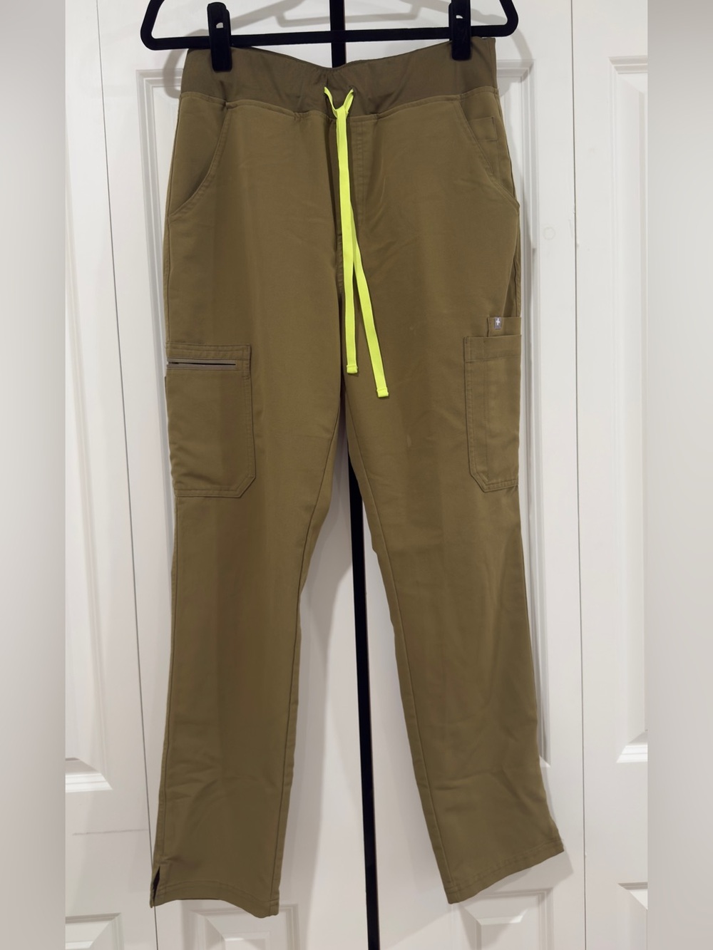 Women’s FIGS Martini Olive Yola HR Scrub Pants